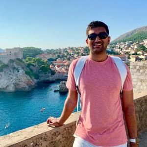 Meet your Posher, Avi